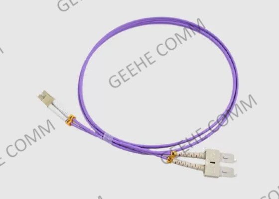 100 la correction optique de la fibre du duplex 50/125 de la yole LC-SC OM4 mène le mode multi