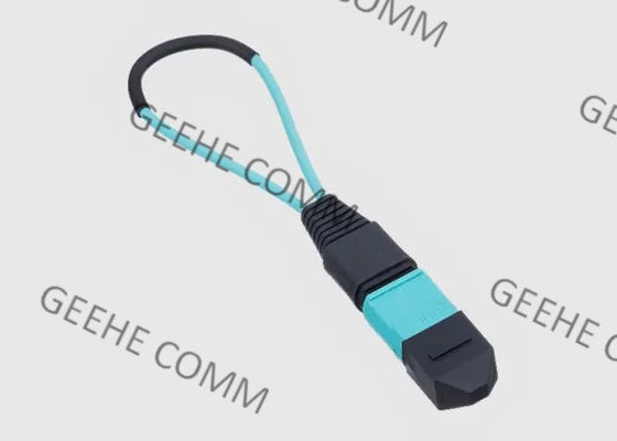 adaptateur optique de réalimentation de fibre de 0.3m OM4 MPO MTP