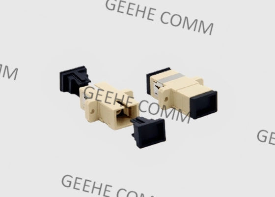 Adaptateur beige de câble optique de fibre de Sc UPC de couleur recto de mode unitaire avec des brides