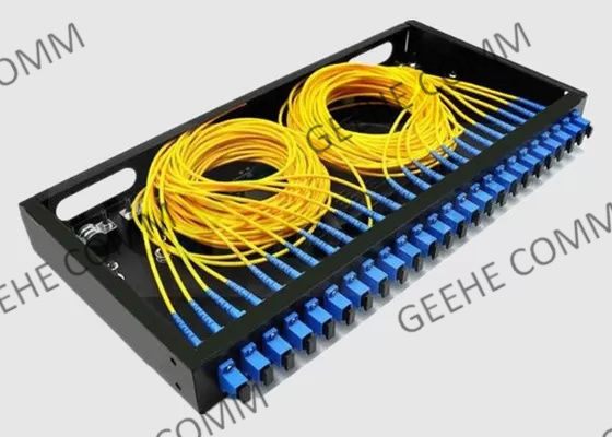 Tableau de connexion des fibres gauche de pouce 24 de FTTH 1U 19 avec l'adaptateur