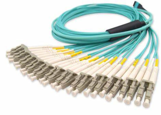 50/125 MPO à plusieurs modes de fonctionnement aux câbles optiques de fibre du duplex OM4 de 12x LC