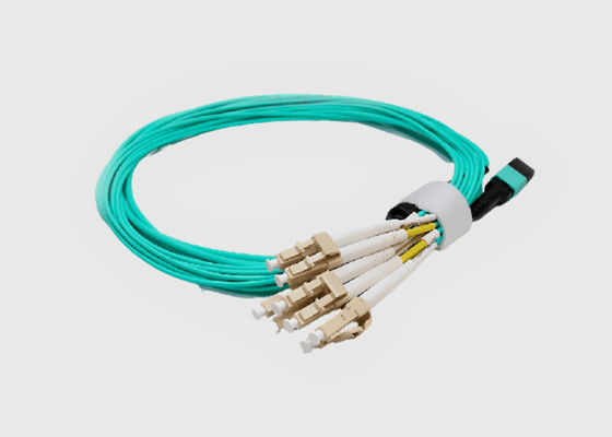 8 fibre OM3 Aqua Female au mâle MPO au câble duplex d'évasion de fibre de 4x LC
