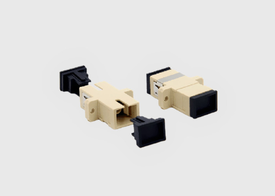 Adaptateur beige de câble optique de fibre de Sc UPC de couleur recto de mode unitaire avec des brides